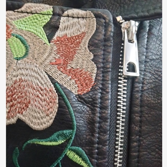 Luxe Floral Embroidered Vegan Leather Zip up Moto Jacket - Picture 9 of 10